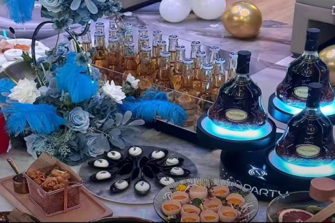 沈阳夜场招聘模特,沈阳商务KTV招聘,急招礼仪模特住宿日薪超